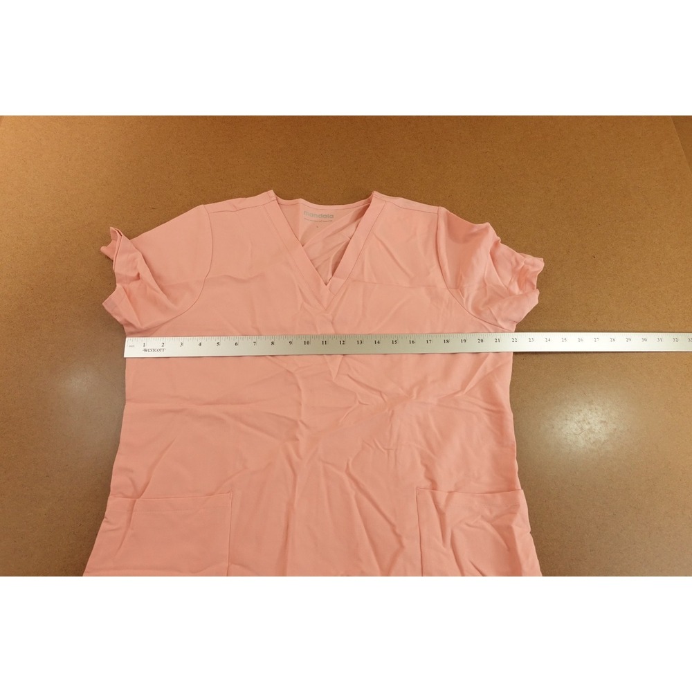 Mandala Womens Size Large Dusty Pink Short Sleeve 6 Pocket V Neck Scrub Top NWT - Picture 7 of 11